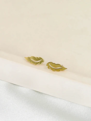 Przejdź do produktu Złote kolczyki w kształcie piórek