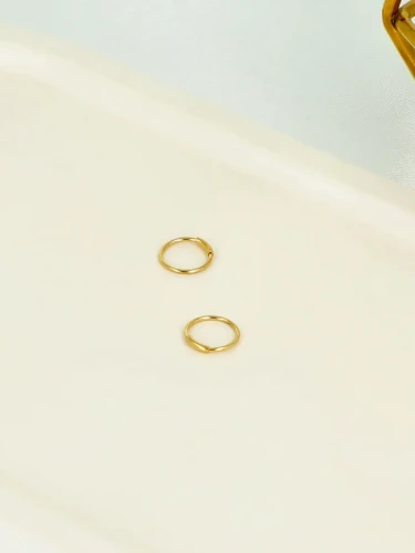 Przejdź do produktu Pozłacane kolczyki kółka do piercingu ze stali nierdzewnej