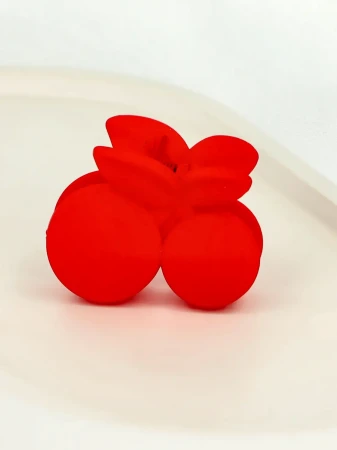 Czerwona klamra do włosów z motywem wisienek